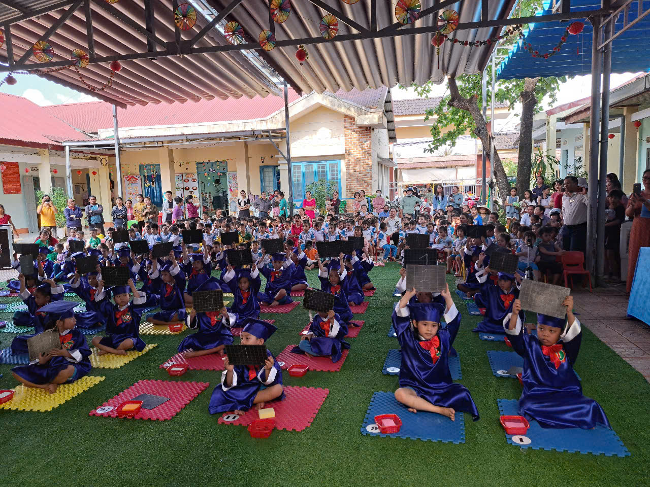 TRƯỜNG MẪU GIÁO HOA HỒNG TỔ CHỨC HỘI THI “RUNG CHUÔNG VÀNG” DÀNH CHO TRẺ 5 TUỔI – SÂN CHƠI BỔ ÍCH, TRÍ TUỆ VÀ HẤP DẪN TRƯỜNG MẪU GIÁO HOA HỒNG TỔ CHỨC HỘI THI “RUNG CHUÔNG VÀNG” DÀNH CHO TRẺ 5 TUỔI – SÂN CHƠI BỔ ÍCH, TRÍ TUỆ VÀ HẤP DẪN
