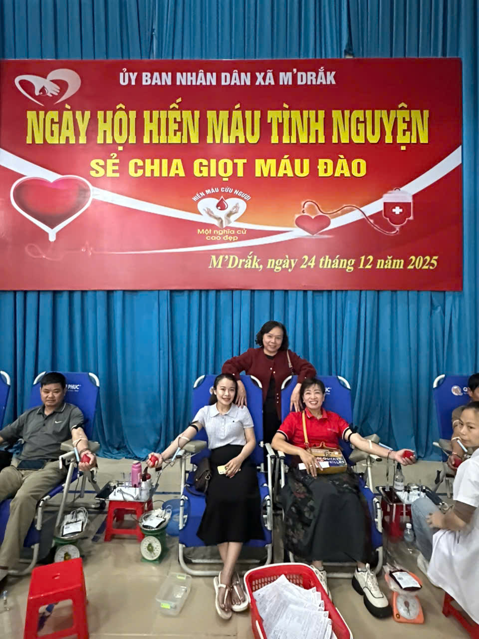 ĐOÀN VIÊN CHI ĐOÀN TRƯỜNG MẪU GIÁO HOA HỒNG TÍCH CỰC THAM GIA HIẾN MÁU TÌNH NGUYỆN ĐOÀN VIÊN CHI ĐOÀN TRƯỜNG MẪU GIÁO HOA HỒNG TÍCH CỰC THAM GIA HIẾN MÁU TÌNH NGUYỆN