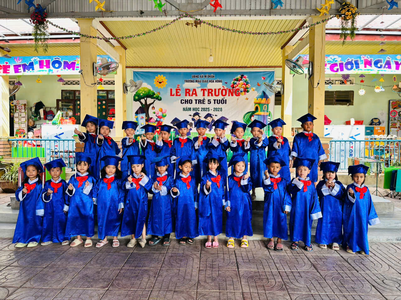 Tạm biệt Các con khối lá – Chúc các con vững bước vào lớp Một! Tạm biệt Các con khối lá – Chúc các con vững bước vào lớp Một!